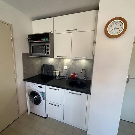 Apartment T2 Avec Parking - 900m Et Commerces - Fr-1-388-95